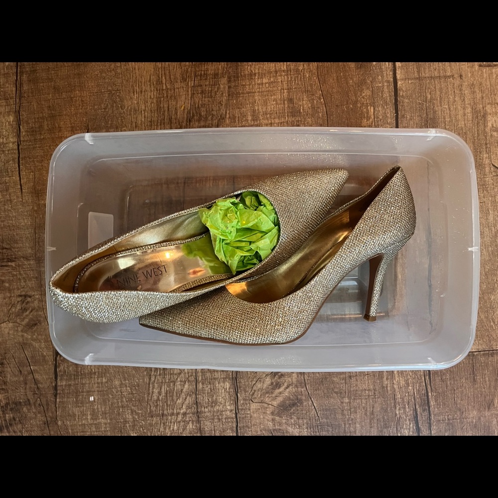 Gold heels!!